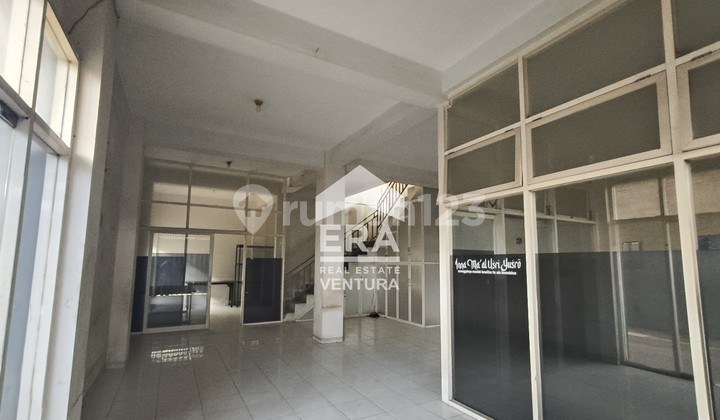 Warehouse for rent in Pakis Area, suitable for Distributor Warehouse.