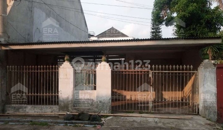 Land with Building for Sale in Candi2 Blimbing Area, Near Suhat