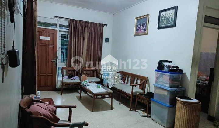 Dijual Rumah Plus Tempat Usaha di Araya Blok Depan