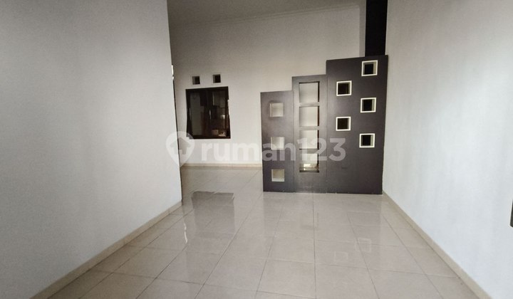 F258 Cheap House for Rent Just a Step Away from Sukarno Hatta Malang 2