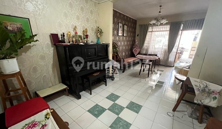 For Sale: Main House with Shop Business and Boarding Rooms - Suhat. 2