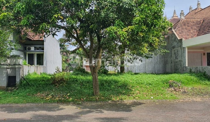 For Sale: Ready-to-Build Plot of Land in Perum Araya, Wide Road Row