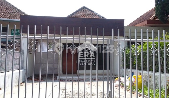 House for Rent in Klojen Area, Location Near Kota Baru Station House for Rent in Klojen Area, Location Near Kota Baru Station