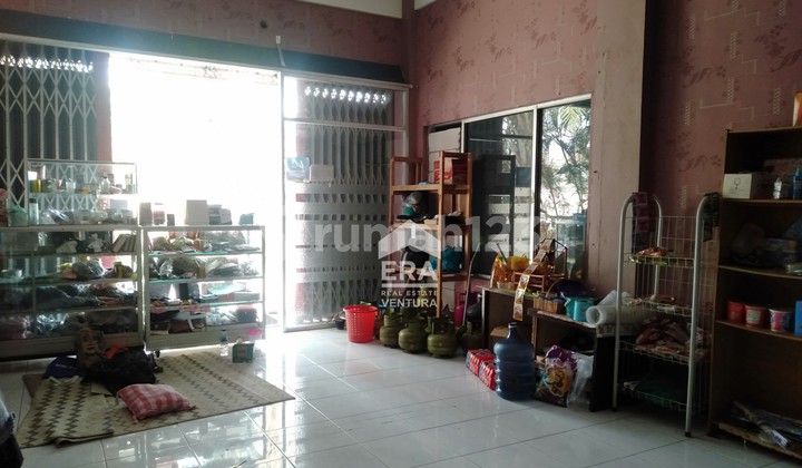 For Sale Ready-to-Use Shophouse in Sulfat Malang, Residential Area, Bustling 2