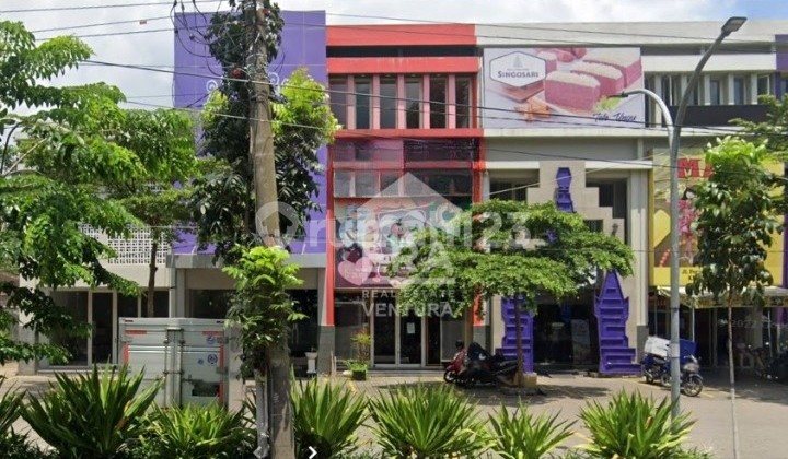 Ready-to-Use Shophouse in Karanglo Shophouse Complex, Near Malang Strudel 2