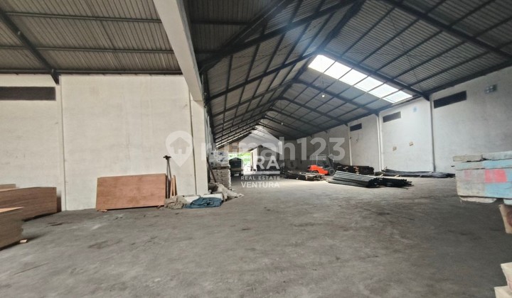 For Rent Warehouse on Soekarno Hatta Road Axis, Ready-to-Use Condition