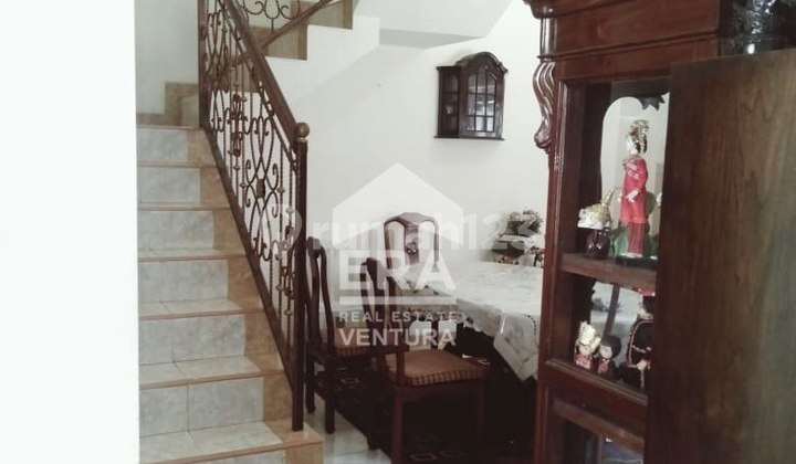 F104 Exclusive Boarding House Only 5 Minutes From Kayutangan Heritage Malang F104 Exclusive Boarding House Only 5 Minutes From Kayutangan Heritage Malang