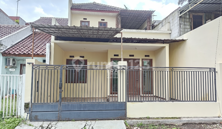 Disewakan Rumah 2 Lantai di Araya, Ada Kolam Renang, Dekat Plaza