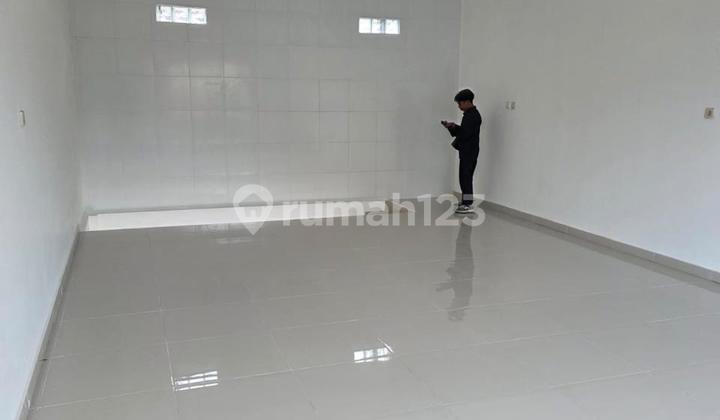 Premium Two-Story Shop House in the Renon Area, Strategic & Exclusive Location 2