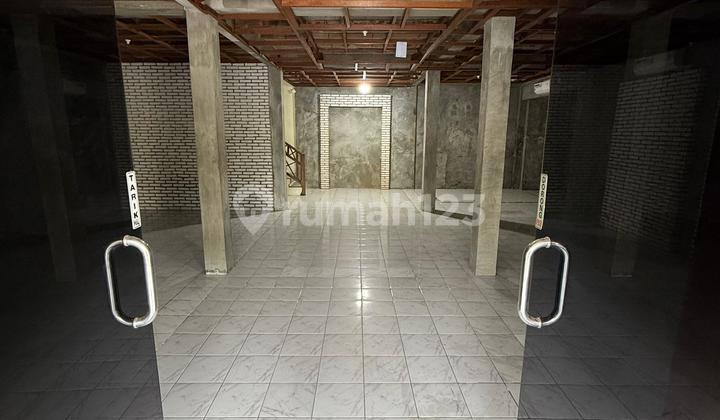 Rumah Besar 2 Lantai Di Sanur 