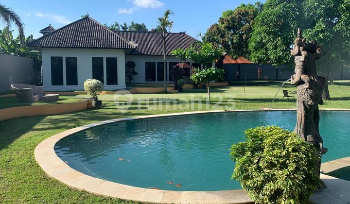 For Rent – Spacious Private Villa With Large Pool & Garden Oasis . 1