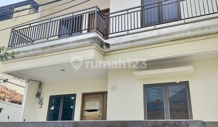 Disewakan Rumah 2 Lantai Di Cipete Disewakan Rumah 2 Lantai Di Cipete