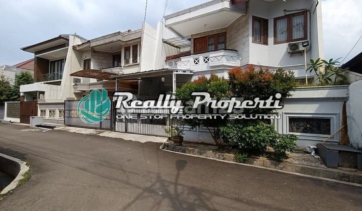 Dijual Rumah 2 Lantai Dekat Jatiwaringin Pondok Gede. Dijual Rumah 2 Lantai Dekat Jatiwaringin Pondok Gede.