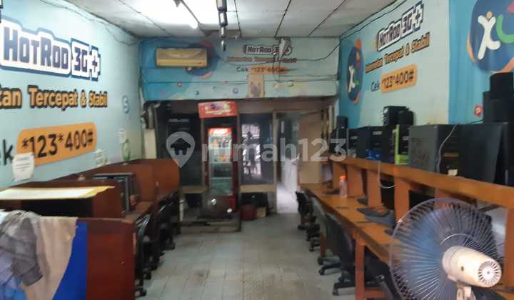 Rumah Luas 284M², 4 KT, SHM di Tambora