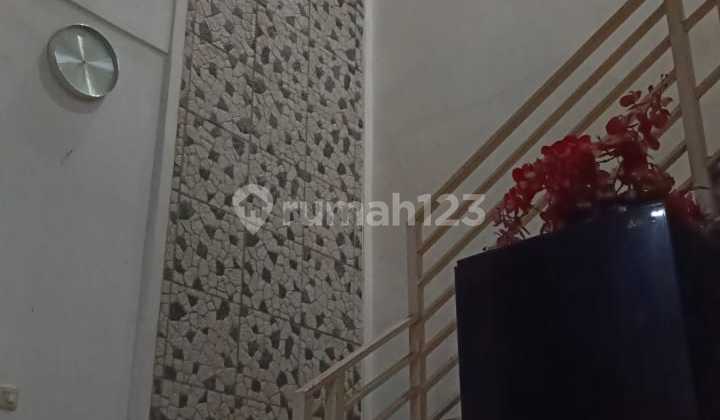 Dijual Cepat Rumah Cantik di Palmerah Residence Jakbar Lt 206M 4 Lt 2