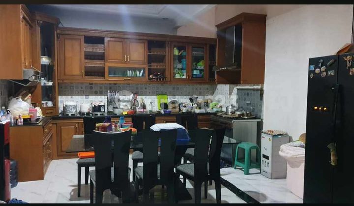 Quick Sale: Boulevard Hijau Harapan Indah, Land 180M, Renovated 21/4 Floors 2
