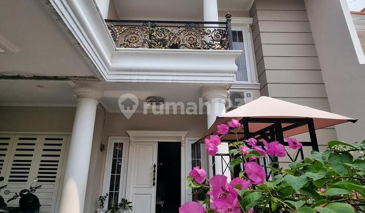 Beautiful House in Pesanggrahan, South Jakarta, Land Area 250m², Well Renovated