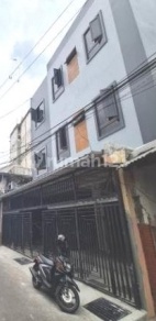 Kos House in Matraman, Central Jakarta, Land Area 240m², Building Area 612m², 32 Rooms. 2