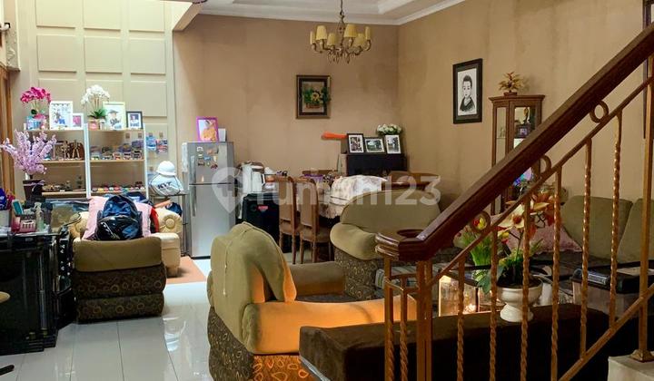 Rumah Cantik di Petukangan Selatan Jaksel Lt 135 2Lt 2