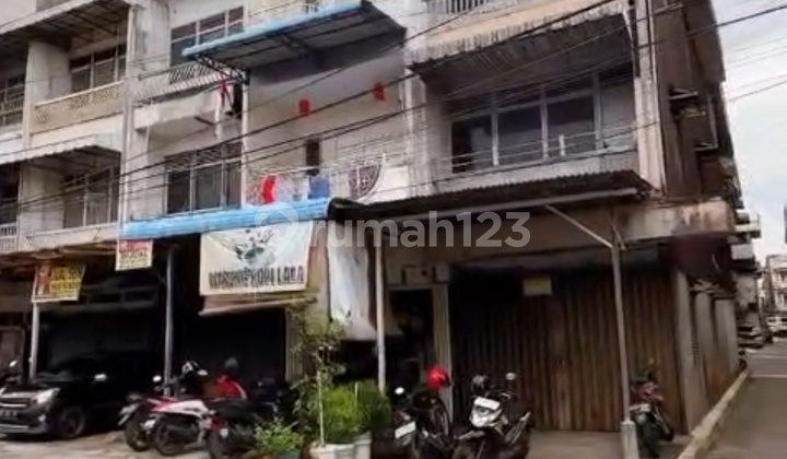 Quick Sale Shop House in Gajah Mada Pintianak, 80M², 4 Floors. 2