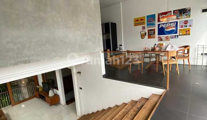 Quick Sale Beautiful Wood White House East Jakarta 165M Land Artistic