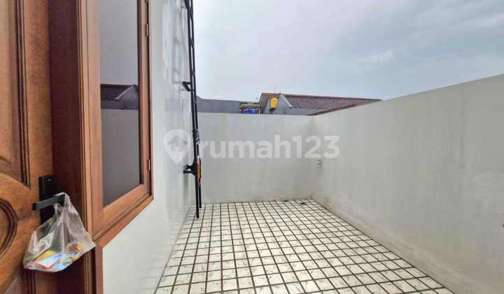 Rumah Cantikdi Pondok Kelapa Jaktim Lt 215m 2 Lt 2