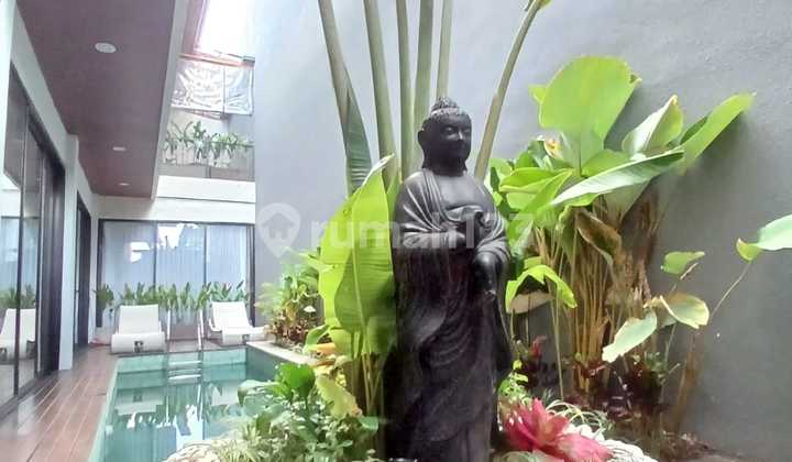 Peaceful and Strategic Villa for Relaxing and Enjoying the View in Gianyar 1