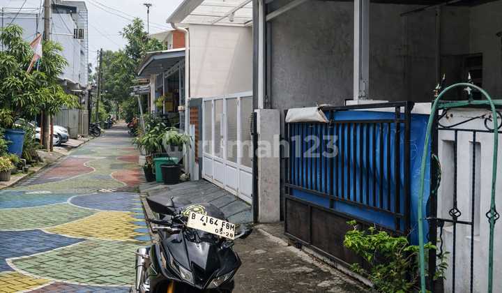 For Sale Ready-to-Occupy House East Bekasi Regency 2