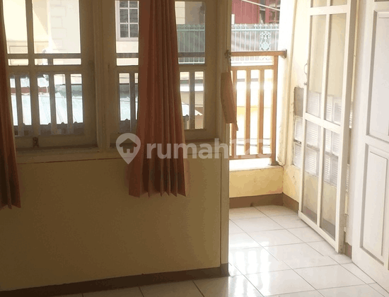 Large 2-Story Corner House with Road Access for 2 Cars R2178