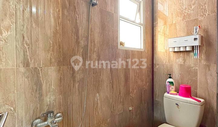 Rumah Luas Nyaman di Pondok Melati Kota Bekasi Dekat Jalan Kodau 2