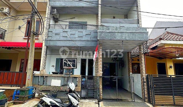 Exclusive 2-Story House + Rooftop in Cikunir Bekasi 2