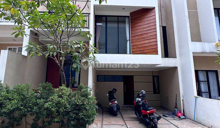 Dijual Rumah Townhouse Mewah Condet Kramatjati Jakarta Timur dekat Pusat Bisnis Jalan TB Simatupang [AR044] 1
