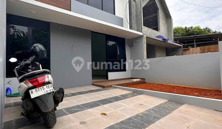 Rumah 2 Lantai Harga 1 Lantai Siap Huni di Jatiasih Kota Bekasi 2
