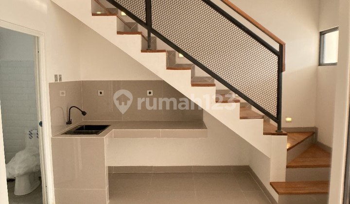 Rumah Townhouse Kelapa Dua Ciracas Kota Jakarta Dekat Stasiun [Cgv]