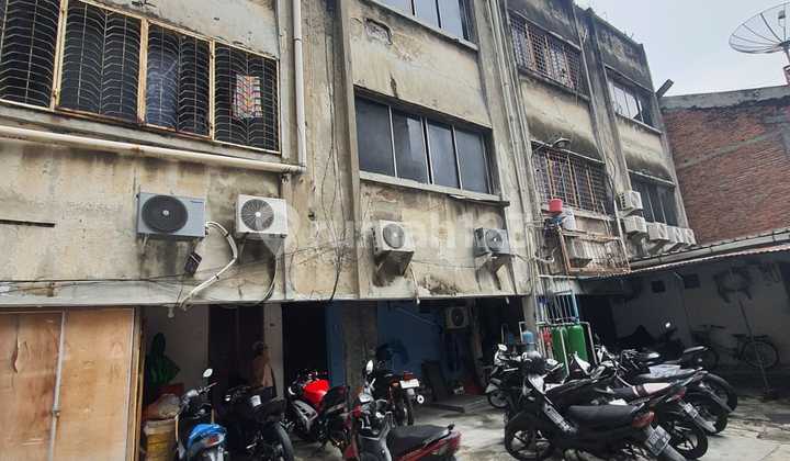 Kos 57 Kamar Di 4 Ruko Gandeng Di Jalan Mangga Besar, Jakarta Barat Kos 57 Kamar Di 4 Ruko Gandeng Di Jalan Mangga Besar, Jakarta Barat