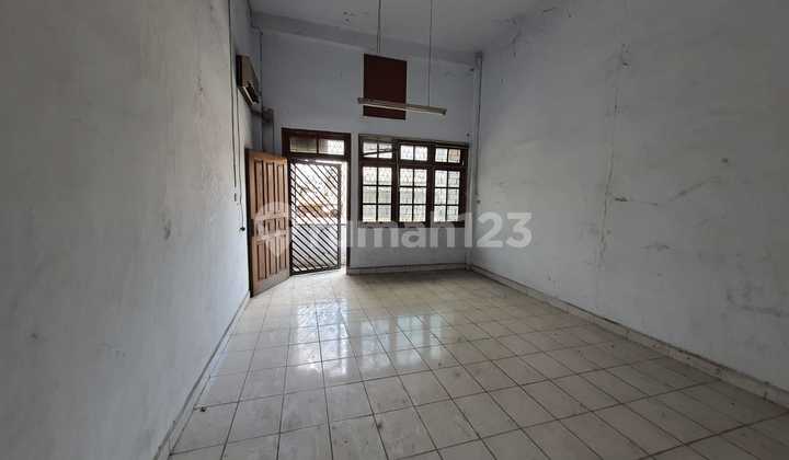4-Story Shop House on Orpha Street, Roa Malaka, Tambora, West Jakarta. 2