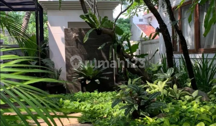 Bali Tropical Villa with Pool at Bintaro Jaya Sector 8, South Tangerang 2