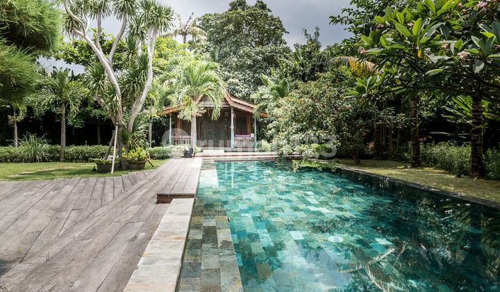 Villa big garden in  Umalas, Badung 