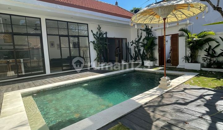 Villa  in Pererenan, Badung modern 3 BR 