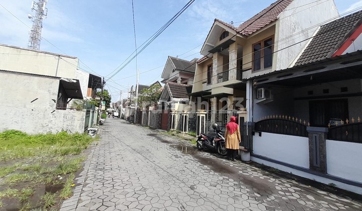 Dijual Rumah Tinggal Semi Furnish Dalam Perum Taman Palem - Caturtunggal Depok Sleman 2