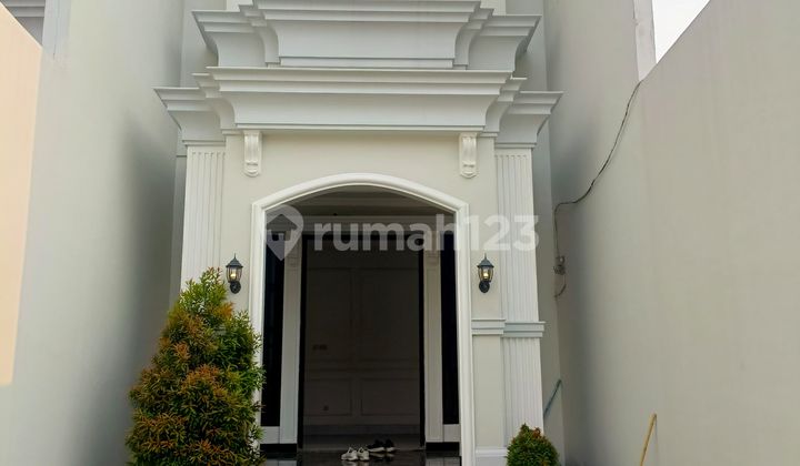 Rumah Design Klasik American Di Area Kebon Jeruk Jakbar 2