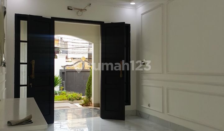 New American Classic House Ready to Occupy in Kebon Jeruk West Jakarta 2