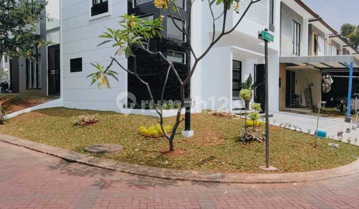 New Ready-to-Occupy House, Hook Position in Nusaloka Bsd