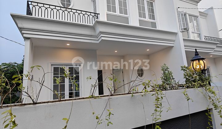 Rumah Design American Classic Di Jatiwaringin Bekasi 2