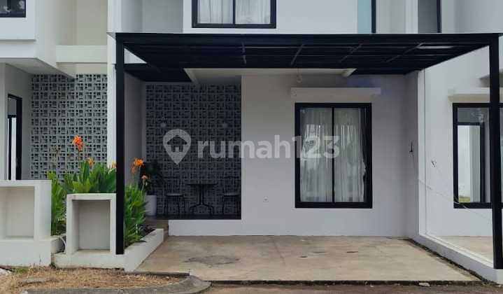 House Ready to Live In Strategic Location Near Bintaro and BSD