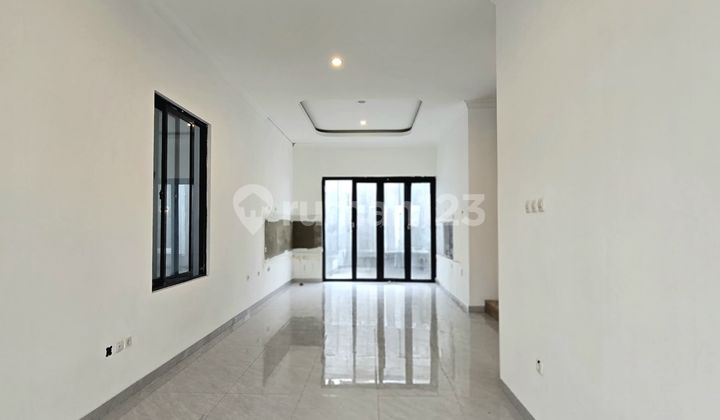 Rumah Klasik Dalam Komplek One Gate di Jatibening Bekasi 2