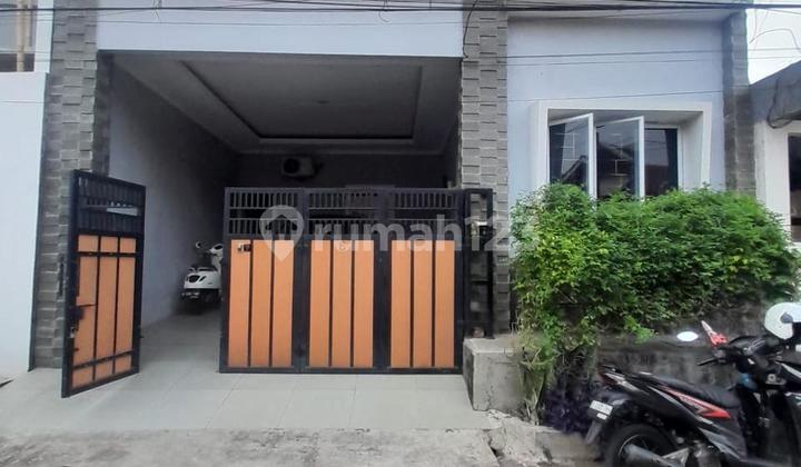 Rumah Secondary Terawat Dalam Komplek di Jatiwaringin Bekasi