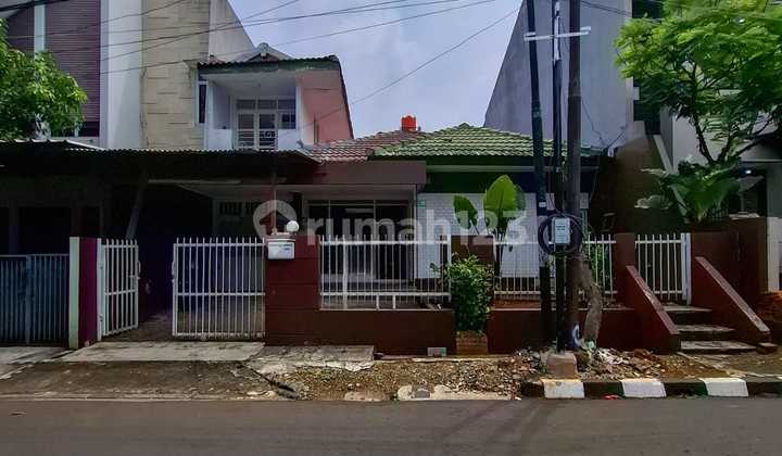 Rumah Lama Dalam Komplek Besar Di Mampang Buncit Jaksel Rumah Lama Dalam Komplek Besar Di Mampang Buncit Jaksel
