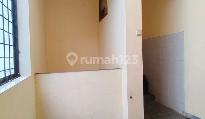 Rumah Second Dalam Komplek di Duren Sawit Jaktim Rumah Second Dalam Komplek di Duren Sawit Jaktim