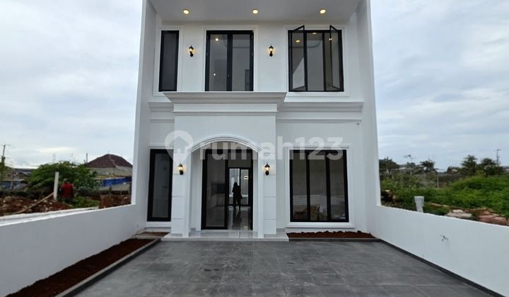 Rumah Klasik Dalam Komplek One Gate di Jatibening Bekasi Rumah Klasik Dalam Komplek One Gate di Jatibening Bekasi